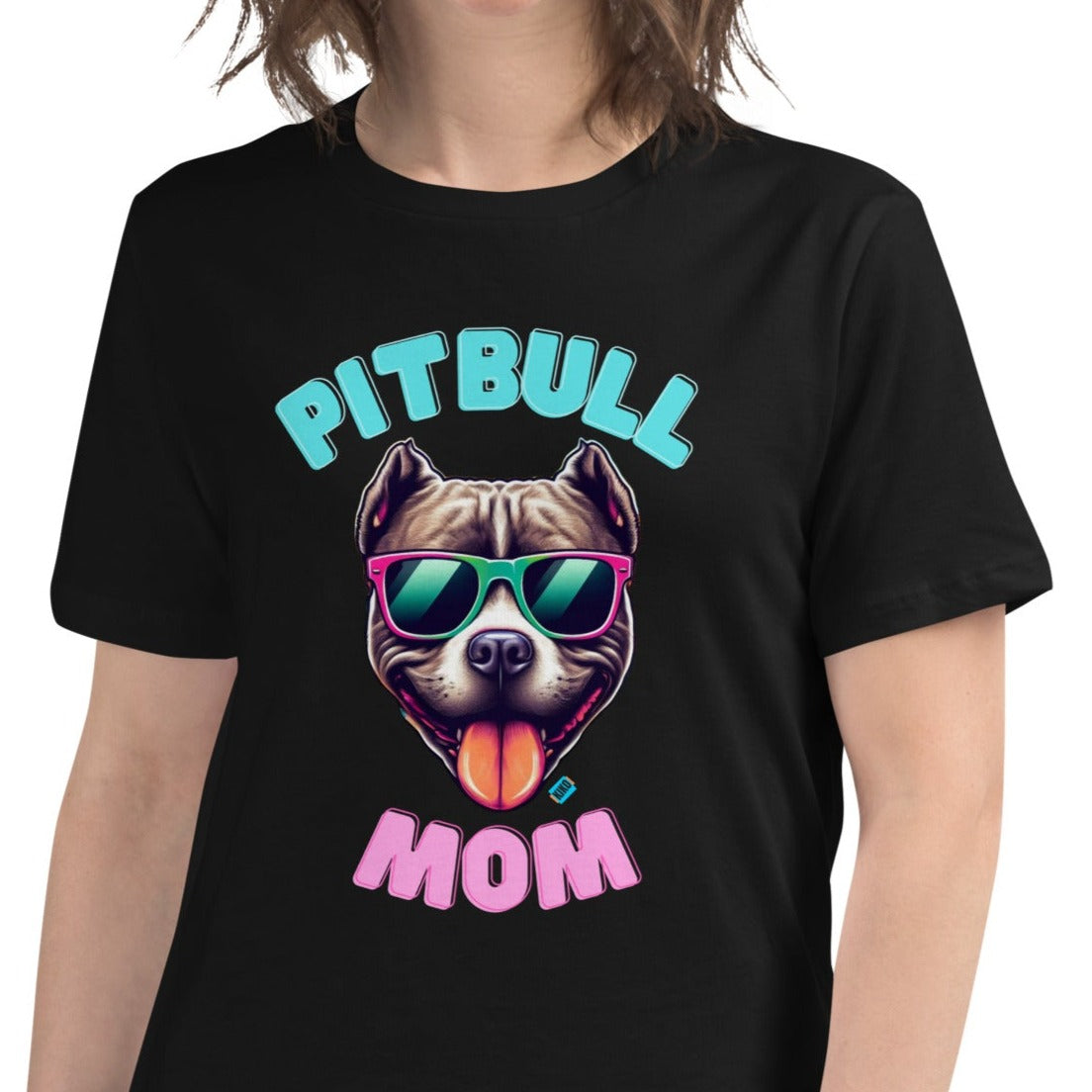 black pitbull  on agraphic t-shirt pitbull mom 